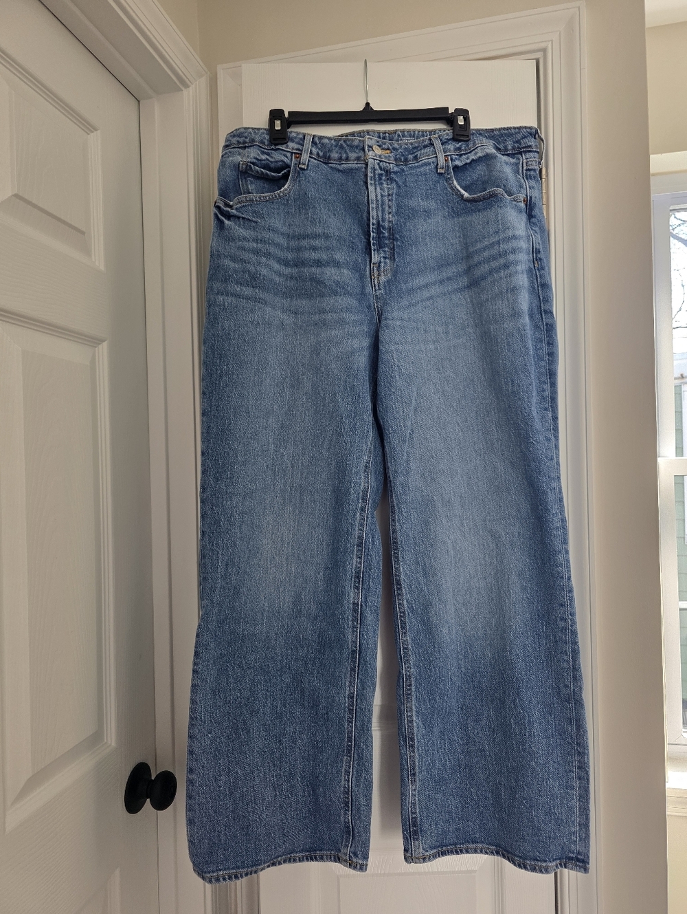Classic Wide-Leg Women's Blue Jeans From Old Navy, Size 18 High Waisted - Picture 2 of 5